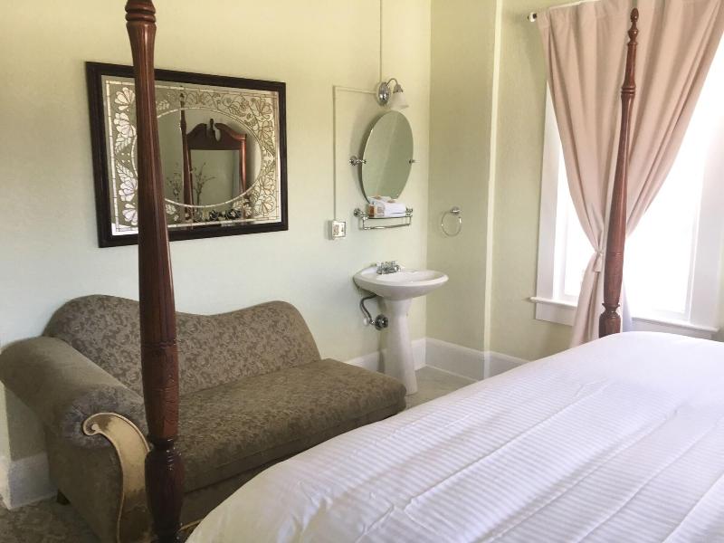 The DeLand Hotel - photo 44