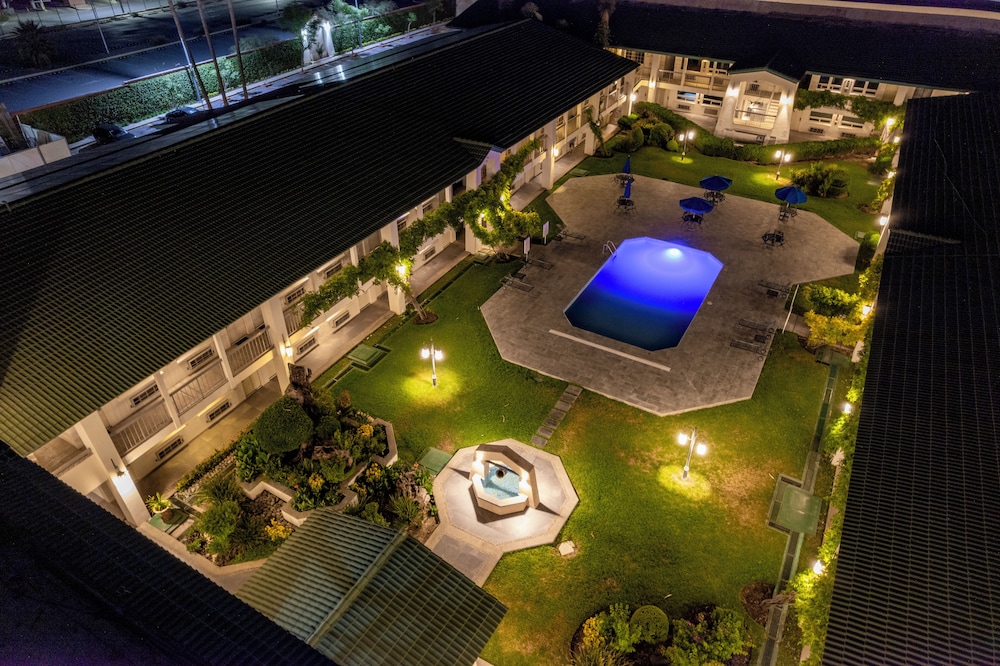 Quinta Dorada Hotel and Suites