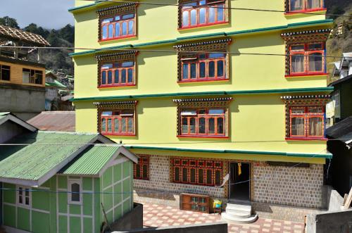 Himalayan Chariot - last minute hotel in Unknown City