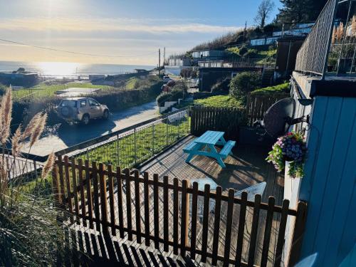 Sea View 1min to Beach Dog Friendly 4 Guests in Looe, United Kingdom