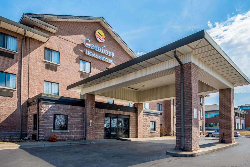 Comfort Inn & Suites Lees Summit Kansas City - photo 2