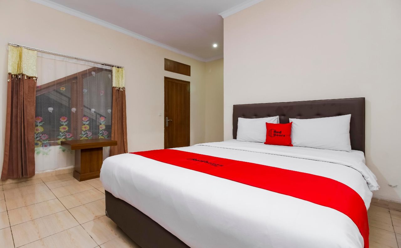 RedDoorz Plus Near Taman Lalu Lintas Bandung