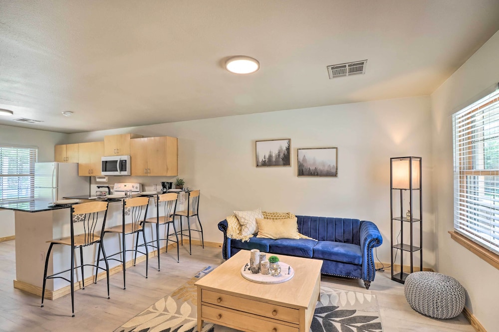 Unit 11 Mi to Alma Performing Arts Center in Alma, United States