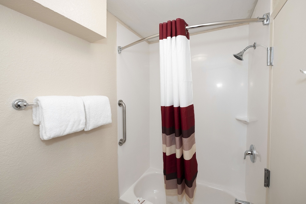 Red Roof Inn PLUS Jacksonville Southpoint - photo 33