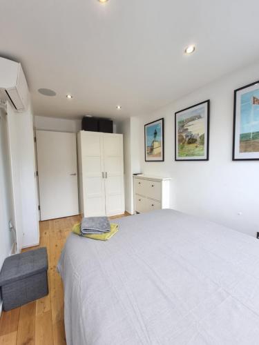 Deluxe Townhouse Zone 1 Brick Lane — 4-Star Luxury Hotel in London, United Kingdom