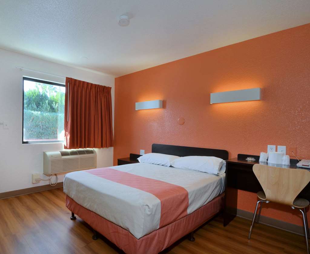 Motel 6 Laredo TX South - photo 15