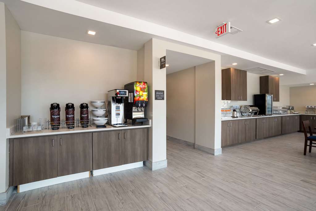 Comfort Inn and Suites Destin Near Henderson Beach - photo 44