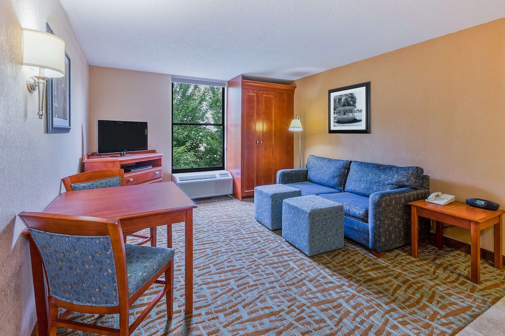Hampton Inn Hendersonville - photo 28