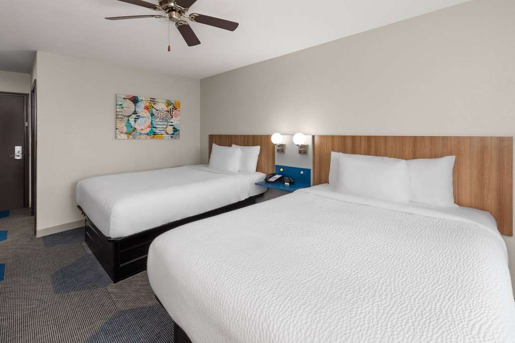 Microtel Inn & Suites by Wyndham Buda Austin South - photo 7