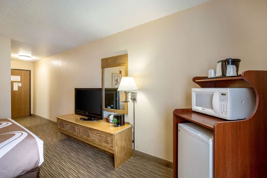 Quality Inn Storm Lake - photo 11