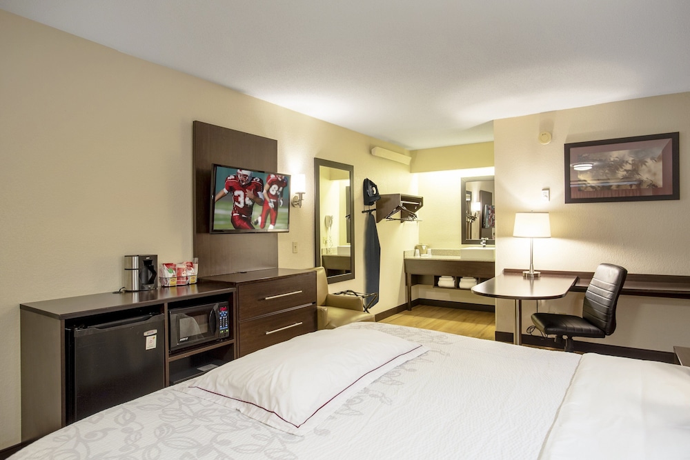 Red Roof Inn PLUS St Louis Forest Park Hampton Ave — hotel in St. Louis