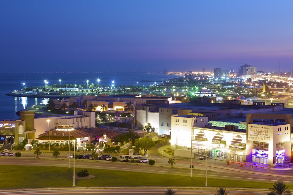 DoubleTree by Hilton Dhahran - carbon neutral hotel in Khobar