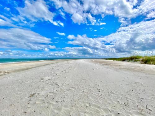 Island Inn of Atlantic Beach - photo 19