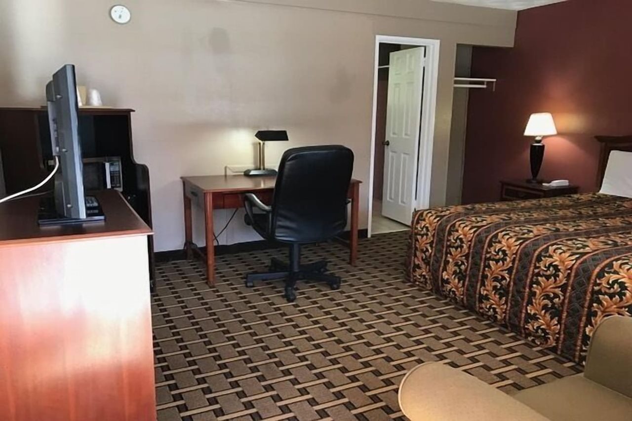 Americas Best Value Inn Franklin - photo 10