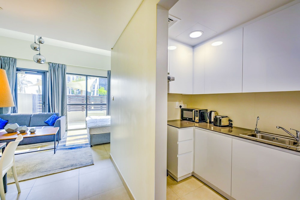 Expo Village Serviced Apartments — 4-Star Luxury Hotel in Dubai, United Arab Emirates