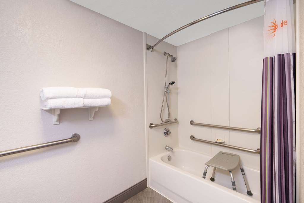 La Quinta Inn & Suites by Wyndham Pueblo - photo 31