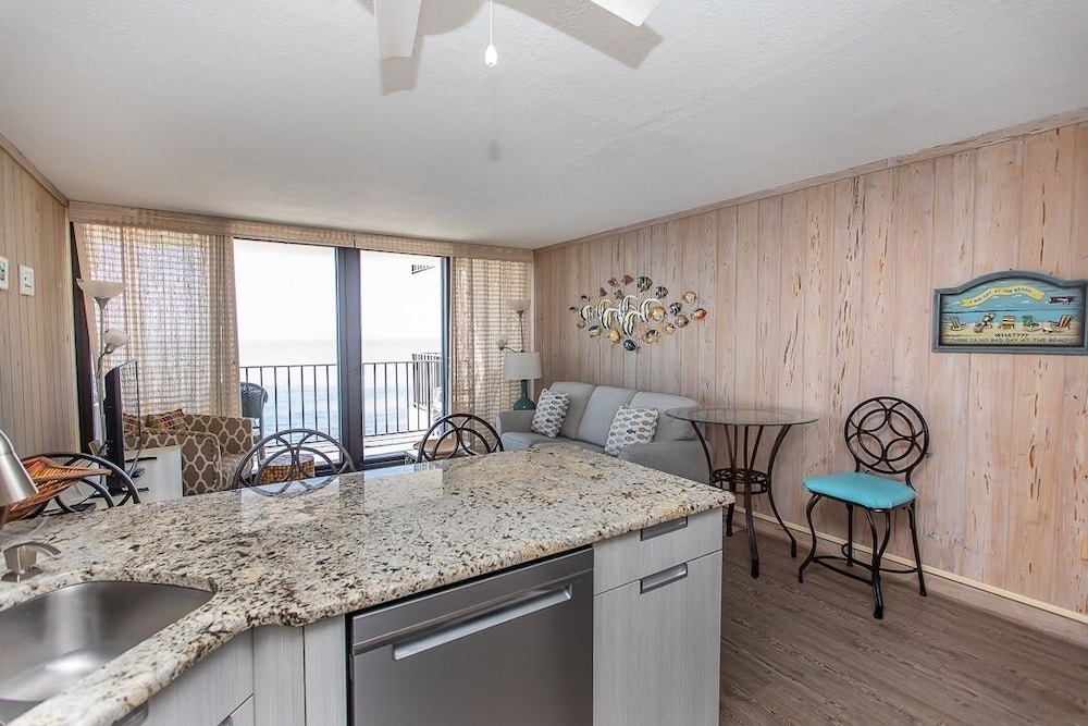 Royal Garden Resort 1406 2 Bedroom Condo by RedAwning - photo 9