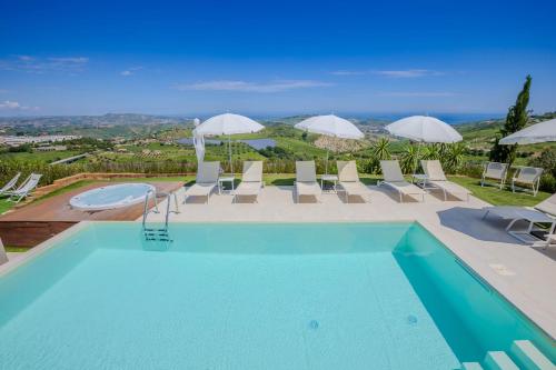 Villa Laura — 4-Star Luxury Hotel in Atri, Italy