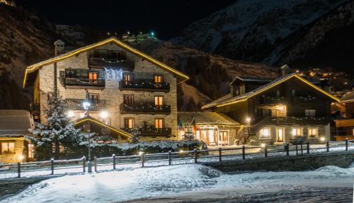 Petit Hotel - carbon neutral hotel in Cogne
