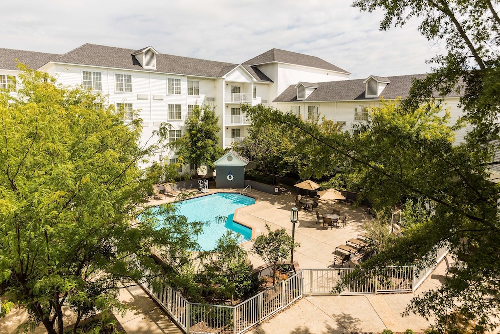 DoubleTree Raleigh Durham Airport at Research Triangle Park - photo 2
