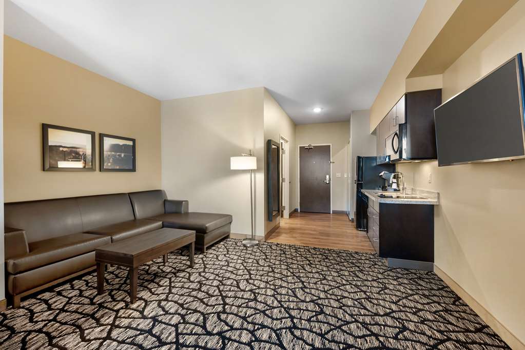 Best Western Plus Lakeview Hotel - photo 24