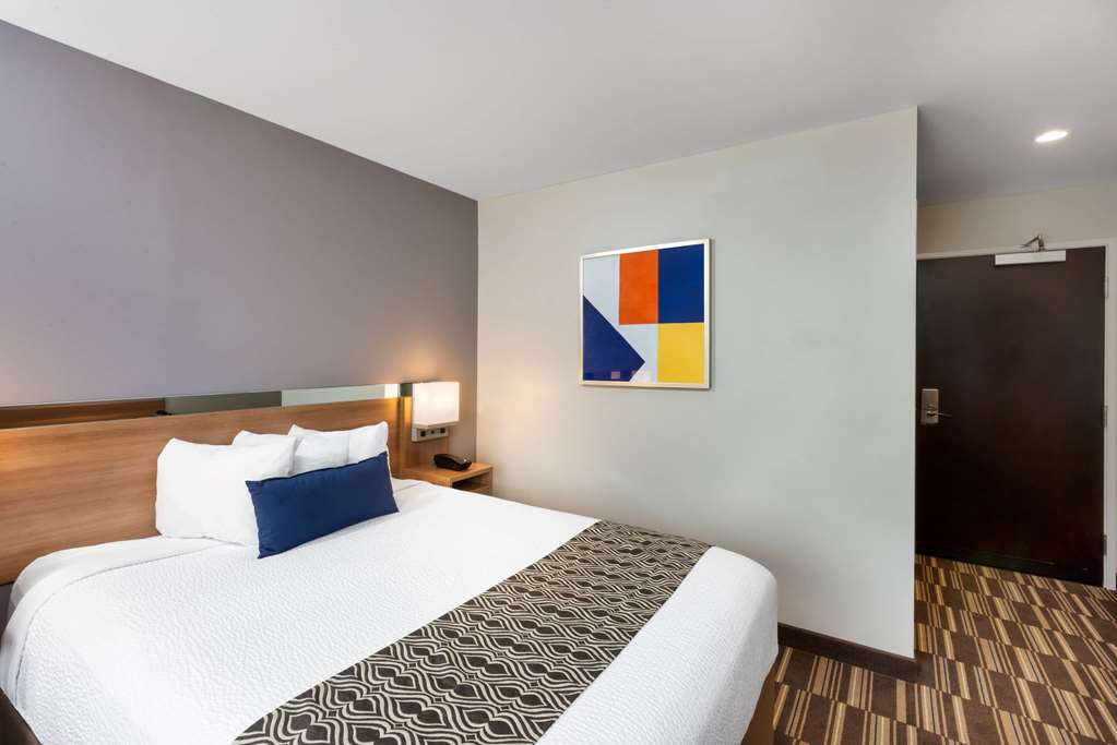 Microtel Inn & Suites by Wyndham Warsaw - photo 18