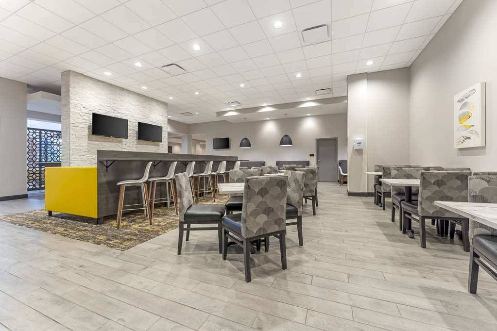 Best Western Plus Cranberry Pittsburgh North - photo 43