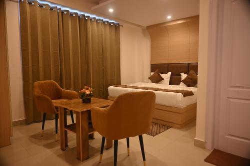 Pine Ville Shimla — 4-Star Luxury Hotel in Shimla, India