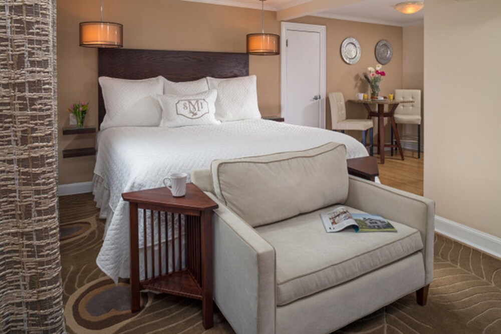 Maine Stay Inn & Cottages - photo 36