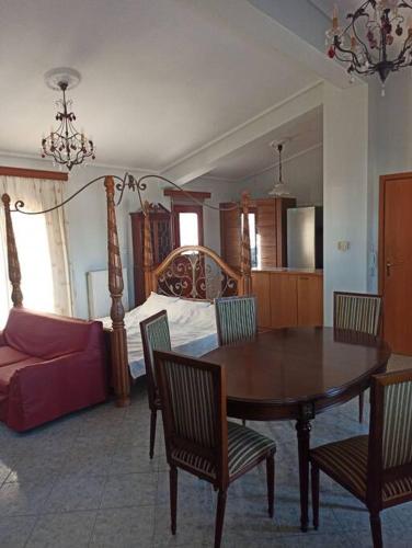 Nea Peramos Apartment 2 — 4-Star Luxury Hotel in Megara, Greece