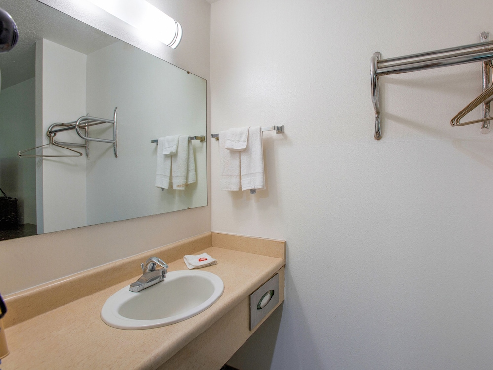OYO Woodland Hotel and Suites - photo 27