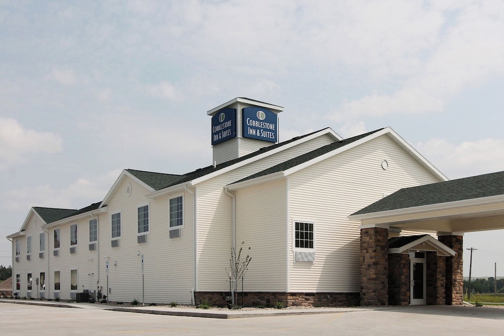Cobblestone Inn & Suites Linton - photo 35