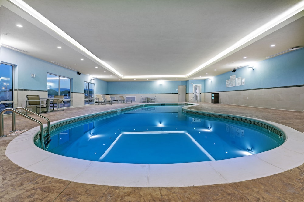 Holiday Inn Express & Suites Parsons by IHG - photo 16