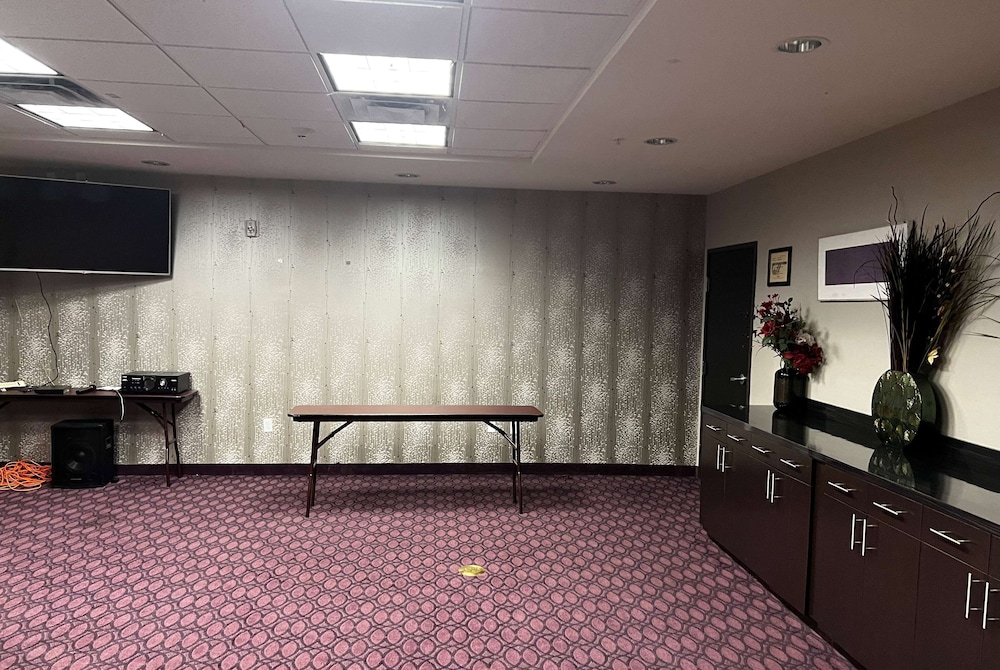 Baymont by Wyndham College Station - photo 41