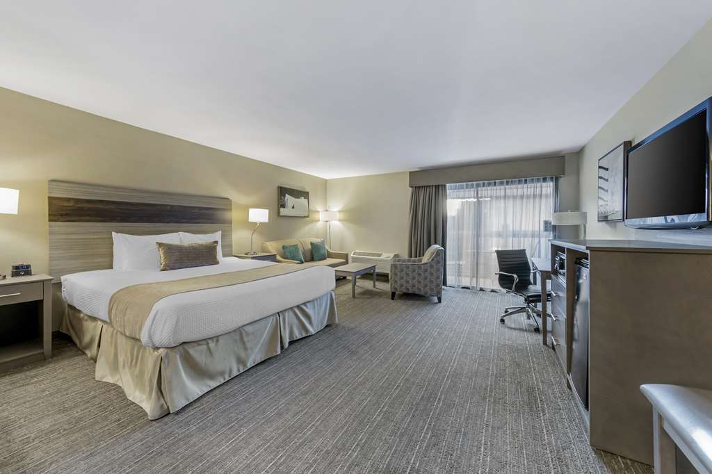 Best Western Plus Executive Inn - photo 31