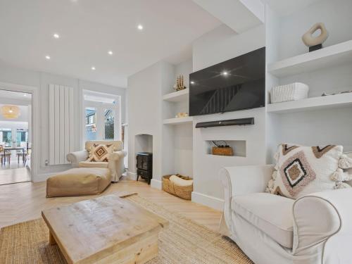 3 Bed Scandi Heaven Minutes From The Beach Pass The Keys — Whitstable
