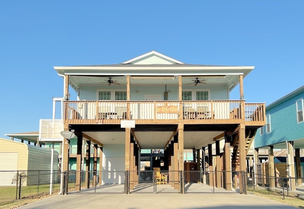 At Long Last 3 Bedroom Home by RedAwning — 4-Star Luxury Hotel in Bolivar Peninsula, United States