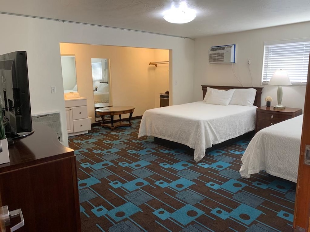 The Sands Motel - photo 6