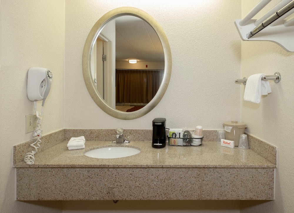 Red Roof Inn Milford New Haven - photo 37