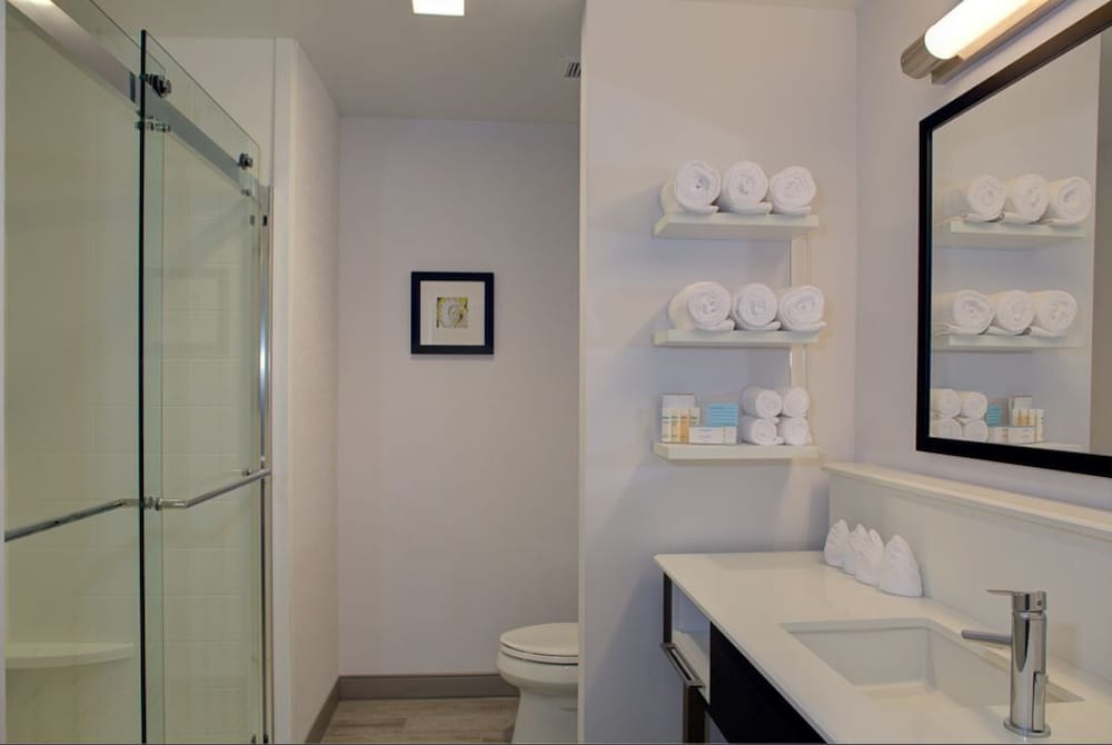 Hampton Inn & Suites Irvine Orange County Airport - photo 15