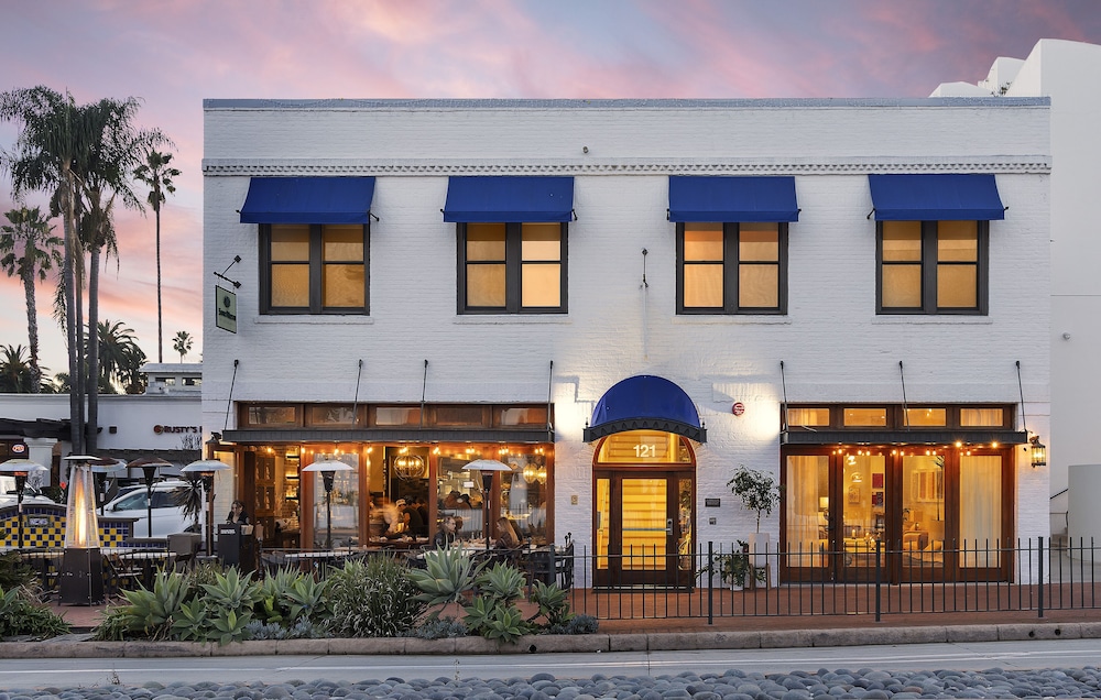 Riviera Beach House - featured photo