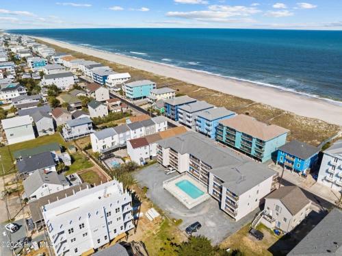The Coastal Nest — Carolina Beach — photo 4