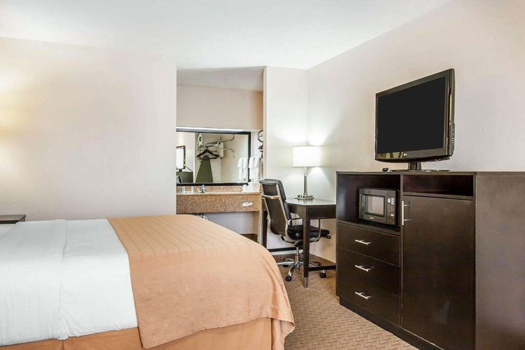 Quality Inn Savannah South - photo 16