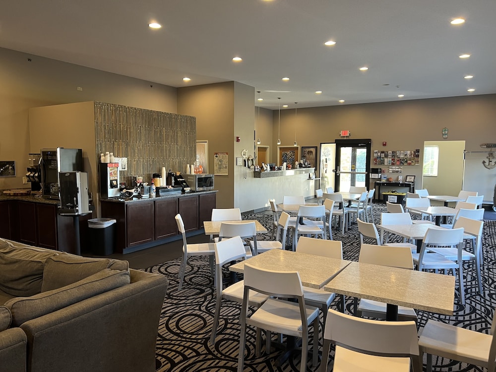 Okoboji Inn & Suites - photo 3