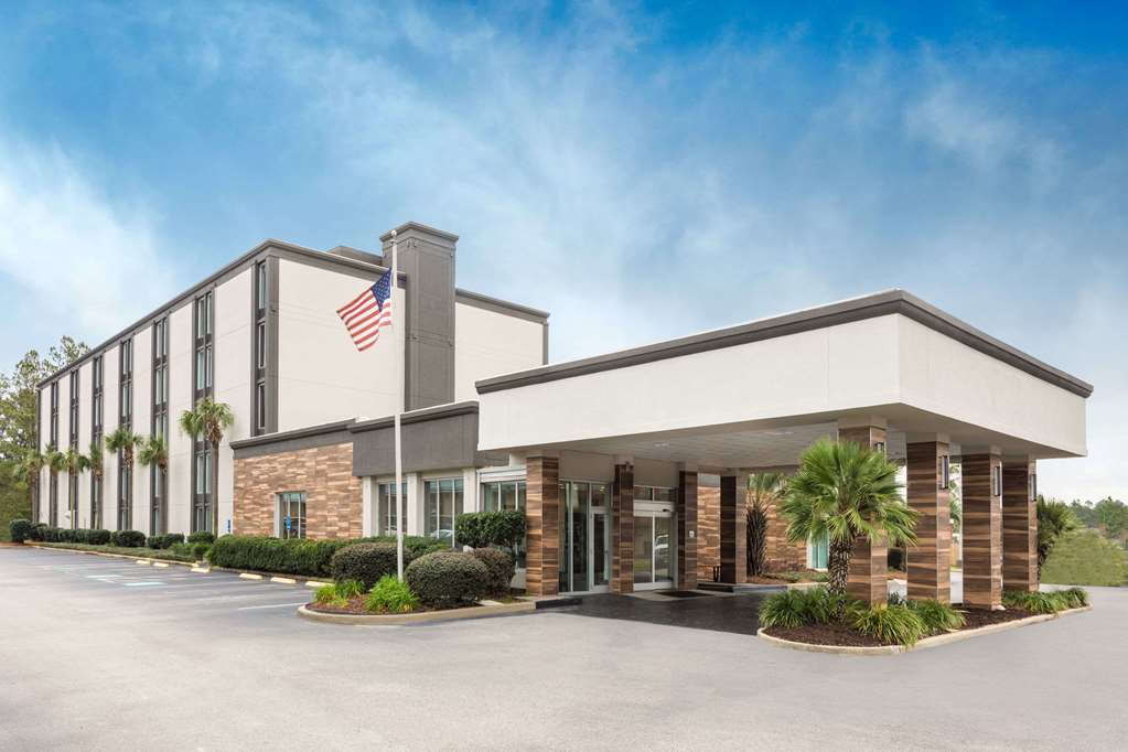 Wyndham Garden Summerville - featured photo