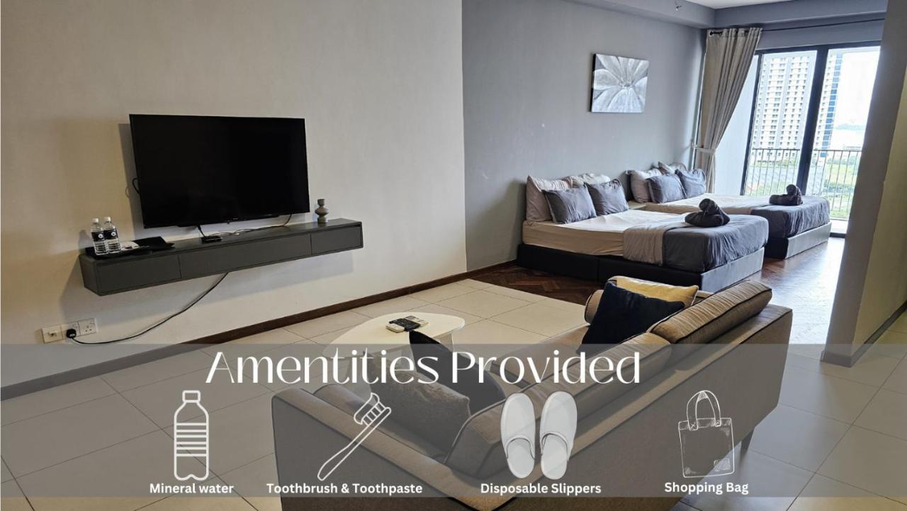 Deluxe Seaview Suite Twin Bed by The Only Bnb — 4-Star Luxury Hotel in Tanjung Tokong, Malaysia