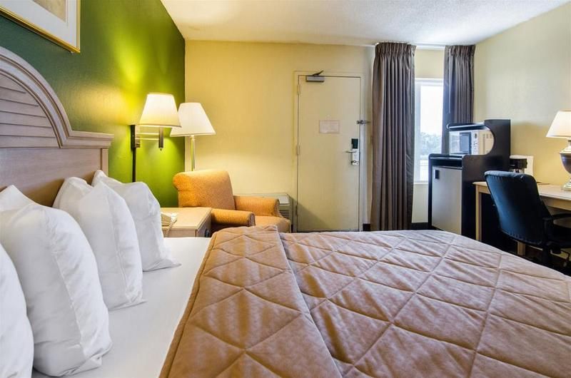 Quality Inn Merriam Kansas City - photo 12