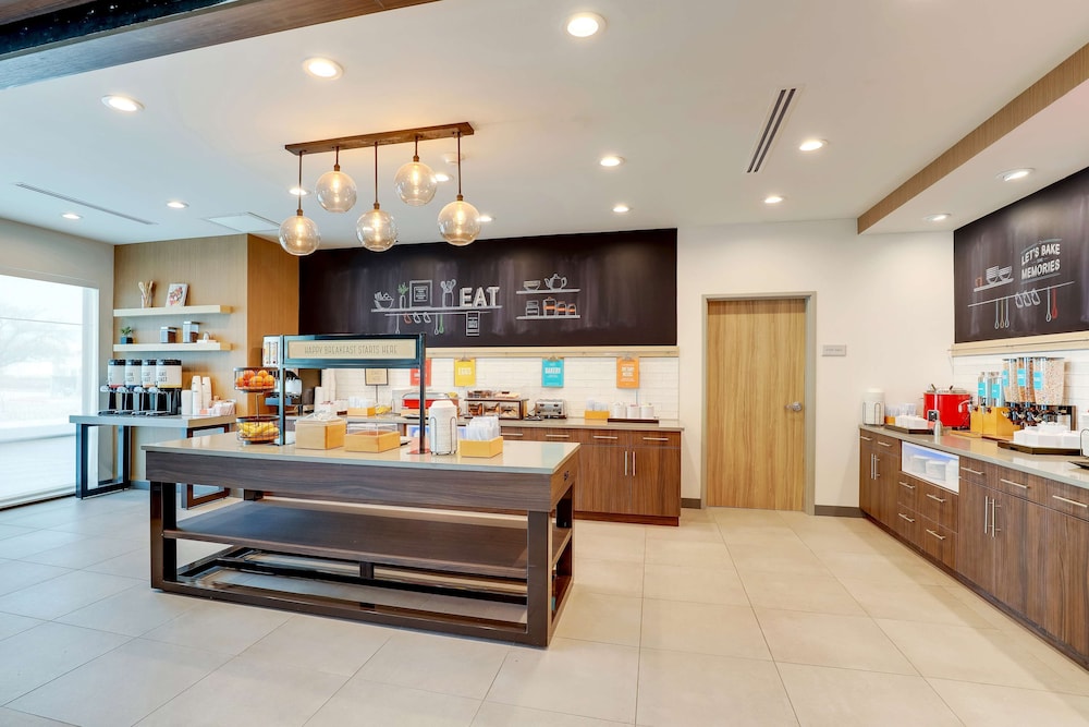 Hampton Inn & Suites Weatherford - photo 86