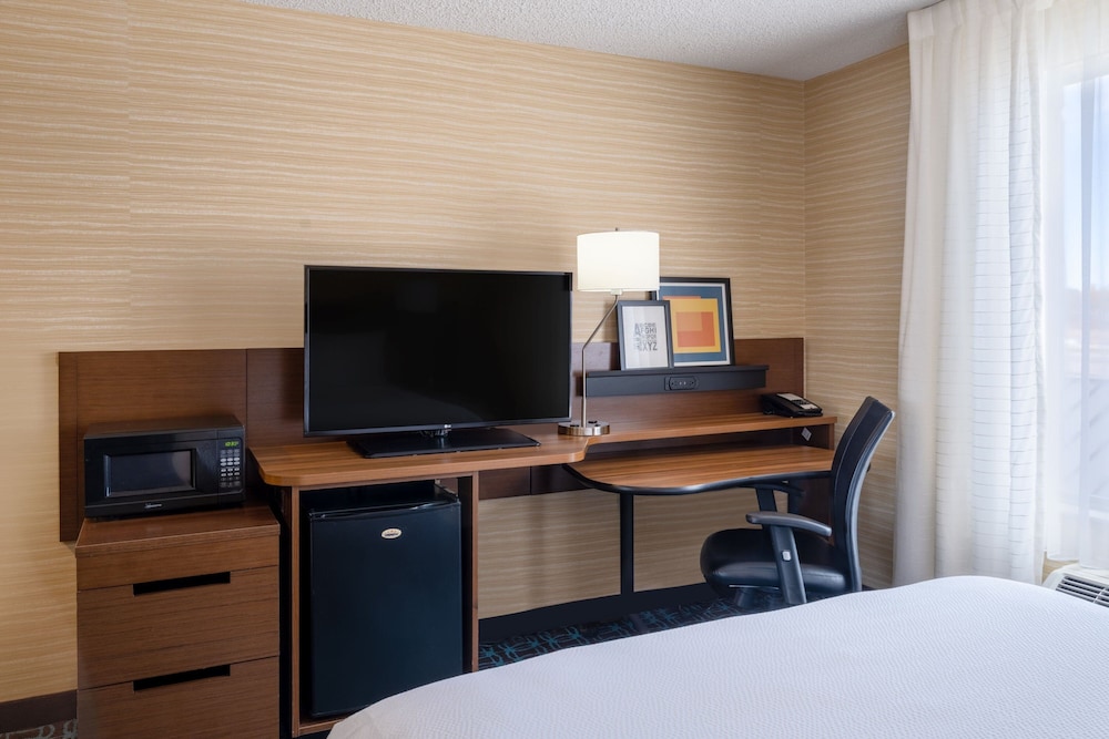 Fairfield Inn and Suites by Marriott Denver Aurora Medical Center - photo 9