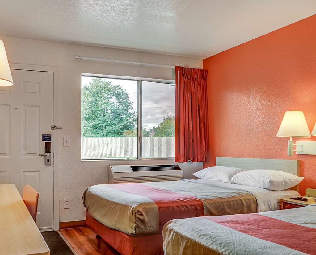Motel 6 Portland OR Central - photo 18